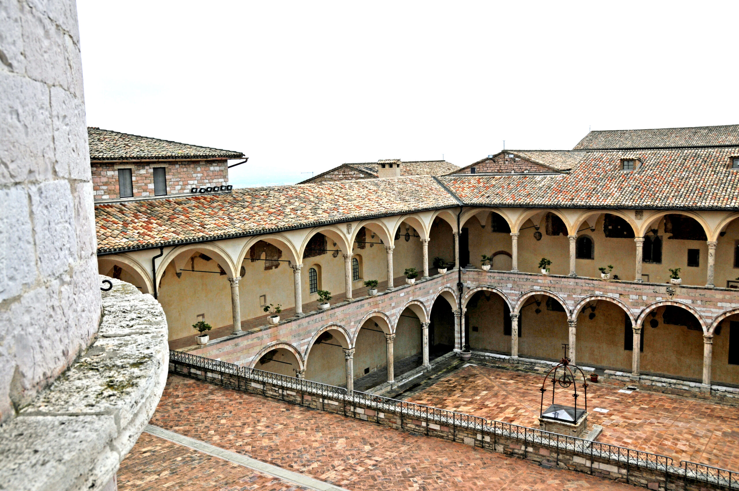 Il Pellegrinaggio Francescano Ad Assisi: Un Viaggio Di Fede E Spiritualità